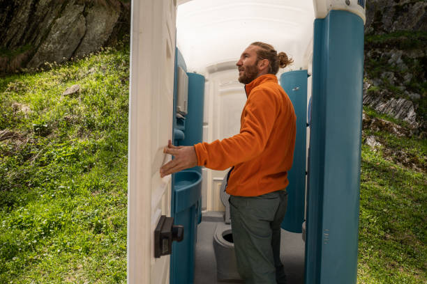 Porta potty delivery and setup in Dundee, MI